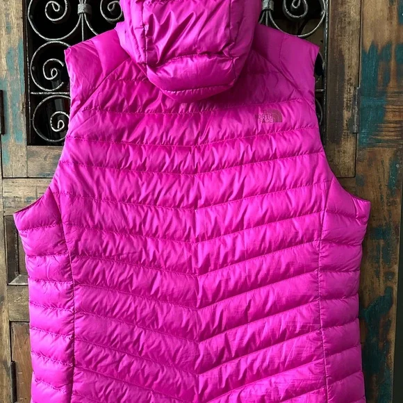 The North Face Women's Puffer Vest - Pink - Picture 2 of 4